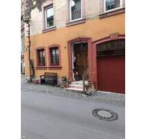 Wohnhaus mit 3 WG. und Dachterrasse. Auch zum vermieten ideal. - Lieser