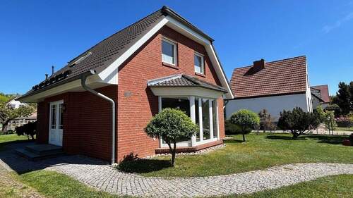 Hausansicht 2 - 3 Zimmer Einfamilienhaus in Strausberg