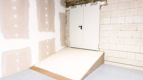 Lagertor mit Rampe - 