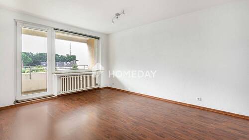 Wohnzimmer 1 - 3 Zimmer Etagenwohnung zum Kaufen in Osnabrück