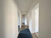 Flur - Etagenwohnung mit 70,00 m&sup2; in Hofheim zur Miete