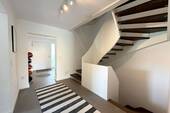 EG Flurbereich mit Treppe - 