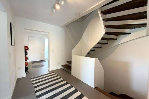 EG Flurbereich mit Treppe - 