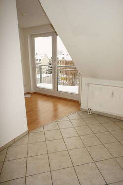 Blick von der Küche - 2 Zimmer Etagenwohnung zur Miete in Chemnitz