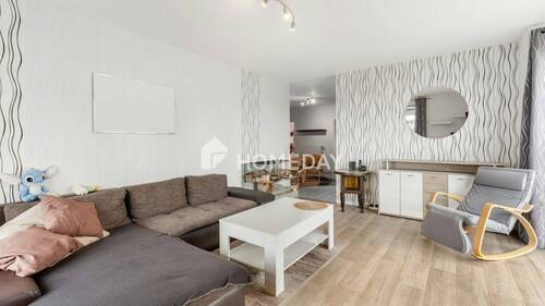 Wohnzimmer 2 - Sofort bezugsfrei: Attraktive 3-Zimmer-Wohnung mit Balkon und Top-Energiekennwert