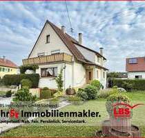 Einfamilienhaus mit ELW, Nahwärmeheizung und 2 Garagen in guter Lage - Meßkirch