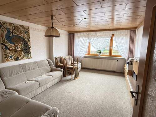 Eines von zwei Schlafzimmern im EG - Einfamilienhaus mit 193,00 m&sup2; in Meßkirch zum Kaufen