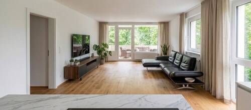 Blick zur Loggia - 3 Zimmer Etagenwohnung zum Kaufen in München