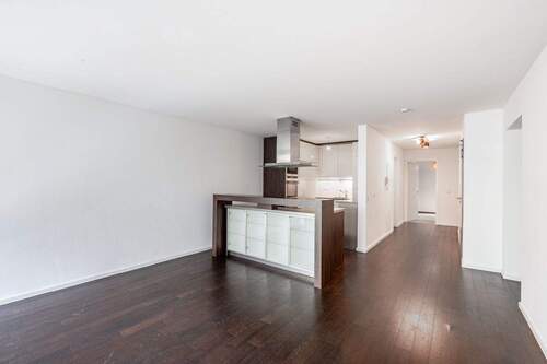 Online - AIGNER - Potenzial auf 5 Zimmer - großzügige Stadtwohnung in ruhiger Hinterhoflage