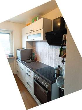 Küche mit Einbauküche - 2 Zimmer Etagenwohnung in Rheinland-Pfalz - Trier