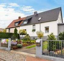 Familienfreundliche Doppelhaushälfte in Top-Zustand mit Garten, Pool und Keller - Coswig Familienfreundliche Doppelhaushälfte in Top-Zustand mit Garten, Pool und Keller - Coswig