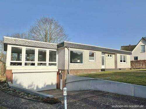 Blick seitlich von vorne - 5 Zimmer Einfamilienhaus zum Kaufen in Molfsee