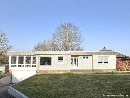 Blick straßenseitig - 5 Zimmer Einfamilienhaus in Molfsee