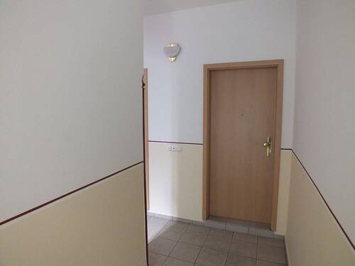 Treppenhaus - Etagenwohnung mit 41,80 m&sup2; in Kirchberg zum Kaufen