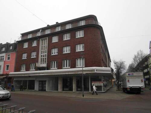 Hausansicht - renovierte 3,5 Z. Wohnung mit 2x Balkon und Einbauküche