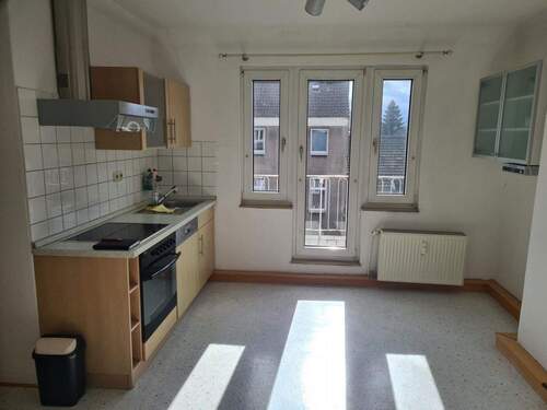 Küche m. Balkon - 3 Zimmer Etagenwohnung zur Miete in Duisburg
