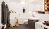 Badezimmer mit Badewanne - 