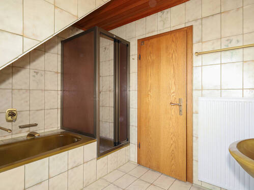 Bad Dachgeschoss Einheit 2 - 