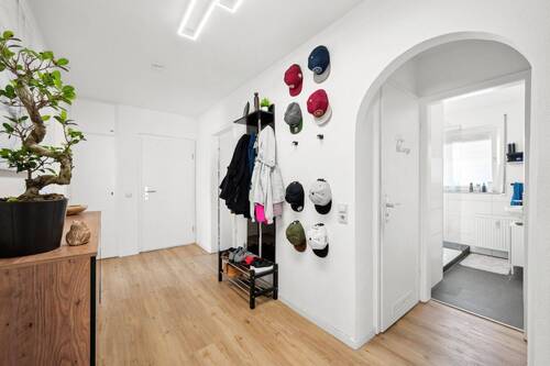 Flur - 2 Zimmer Mehrfamilienhaus, Wohnhaus in Freiberg am Neckar
