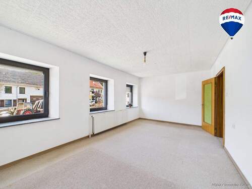 RE/MAX Immobilien DeLux Haus Losheim am See - Waldhölzbach - 