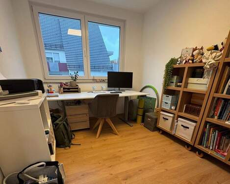 Kinder- oder Arbeitszimmer - 