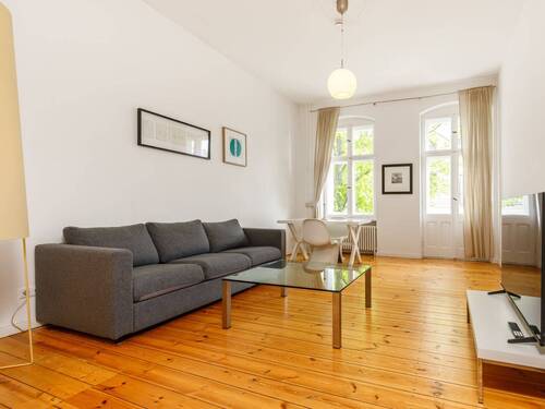 Live & Unwind - Live & Unwind- Großzügige Altbauwohnung mit Balkon zwischen buntem Kiezleben und ruhiger Naturlage