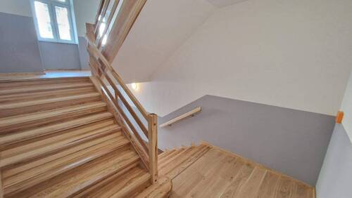 Komplett neues Treppenhaus - 