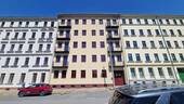 Hausansicht - Neuwertig & modern! 2024 kernsaniertes MFH in Leipzig