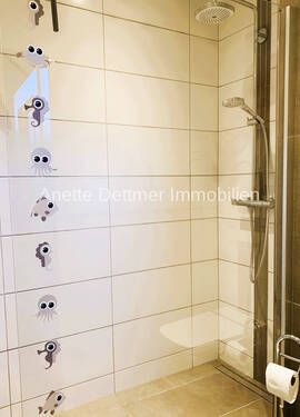 Bad mit Dusche im EG - 