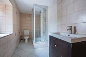Badezimmer - 1 Zimmer Mehrfamilienhaus, Wohnhaus zum Kaufen in Wutöschingen