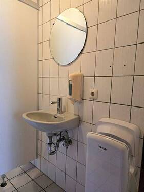 Herrentoilette 1 - 