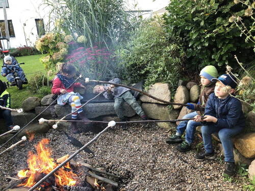 Feuerecke mit Steinsitzen - 