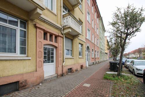 Hauseingang - 3 Zimmer Etagenwohnung zum Kaufen in Erfurt