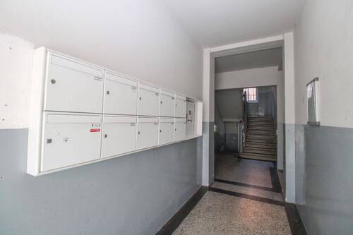 Hausflur Haus Nr. 2 - 3 Zimmer Etagenwohnung in Erfurt