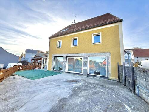 weitläufige Terrassenfläche - 