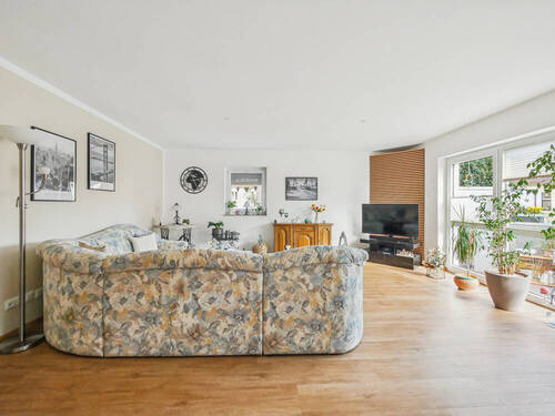 Wohnzimmer b (3-Raum-Maisonettewohnung, Haus Nr. 5) - 