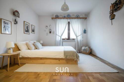 SCHLAFZIMMER 1 - 7 Zimmer Einfamilienhaus zum Kaufen in Kelsterbach