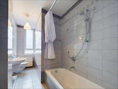 2.OG links Badezimmer - 