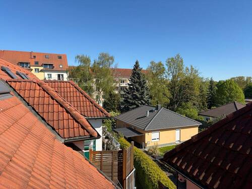 Blick aus dem Fenster - Idyllische Maisonette Wohnung mit Balkon im Grünen- 3,5 Zi., Balkon, ideal für Familien!