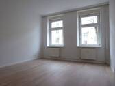 Wohnzimmer - Gemütliche 3-Raum Wohnung! - 470,00&nbsp;EUR Kaltmiete, ca.&nbsp; 58,00&nbsp;m&sup2;&nbsp;Wohnfl&auml;che