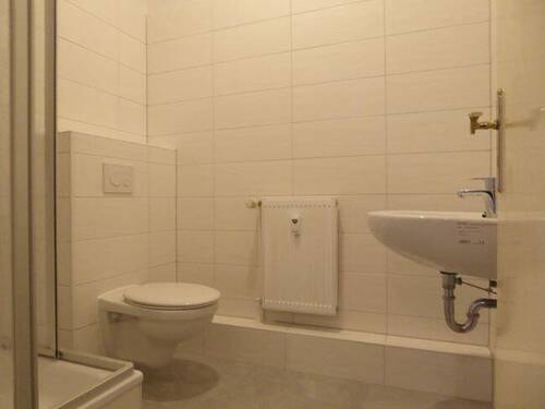 Bad - Etagenwohnung mit 58,00 m&sup2; in Brandenburg an der Havel zur Miete