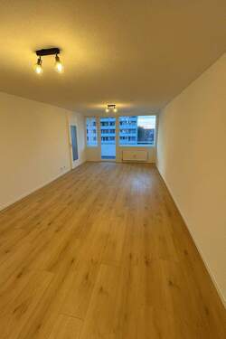 Bild 1 - Exklusiv renovierte 83 m² Wohnung - Einziehen & Wohlfühlen 