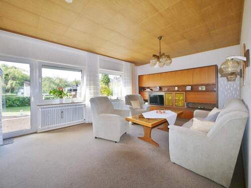 Wohnzimmer - 5 Zimmer Doppelhaushälfte zum Kaufen in Haan