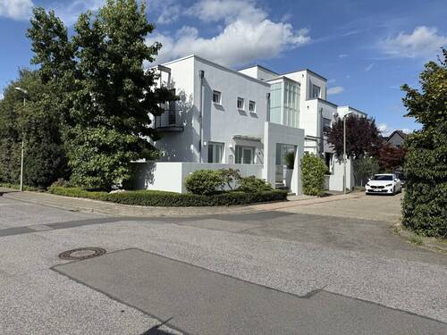 Außenansicht - 5 Zimmer Einfamilienhaus in Meerbusch / Lank-Latum
