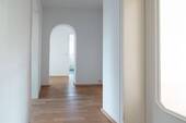 Flur - Hochwertige 3-Zimmer-Wohnung mit Balkon, Garage & neuer Einbauküche - ab 01.10.2025 zu vermieten!