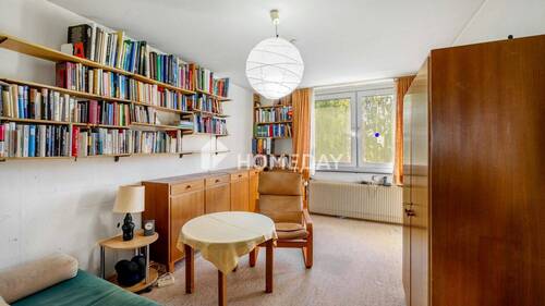 1. OG Schlafzimmer 1 - 
