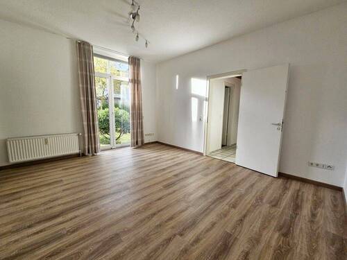 Wohnzimmer - 2 Zimmer Etagenwohnung zum Kaufen in Solingen