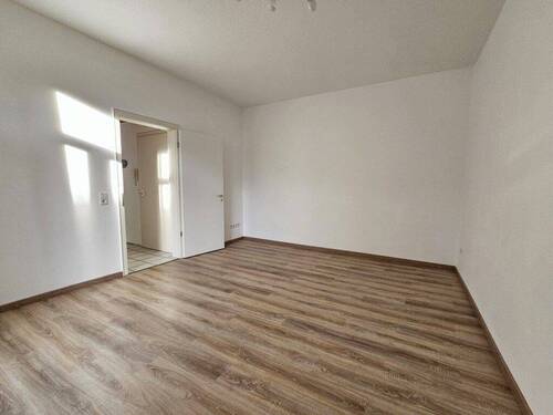 Wohnzimmer - 2 Zimmer Etagenwohnung in Solingen