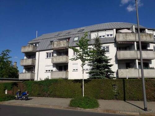 Hausvorderansicht - Schickes Apartment mit Terrasse, Garten und Einbauküche
