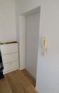 Schuhschrank - 2 Zimmer Etagenwohnung in HANNOVER